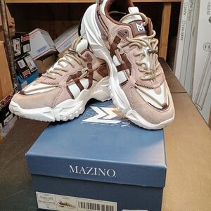 Mazino Men's Beige and White Sneakers